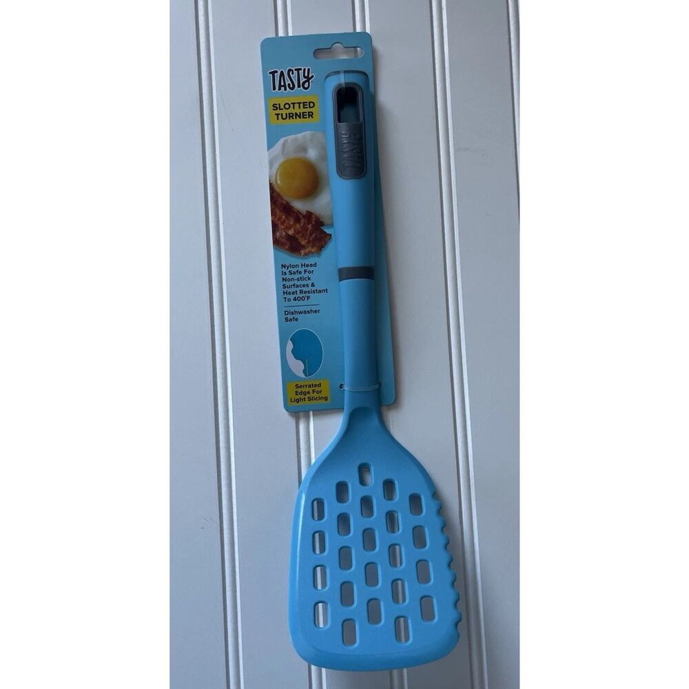 Tasty Slotted Turner 13” Large Surface With Serrated Edge